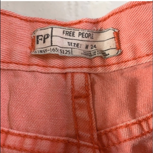 Free People Distressed Peach Cutoff Shorts size 24 - Picture 3 of 10
